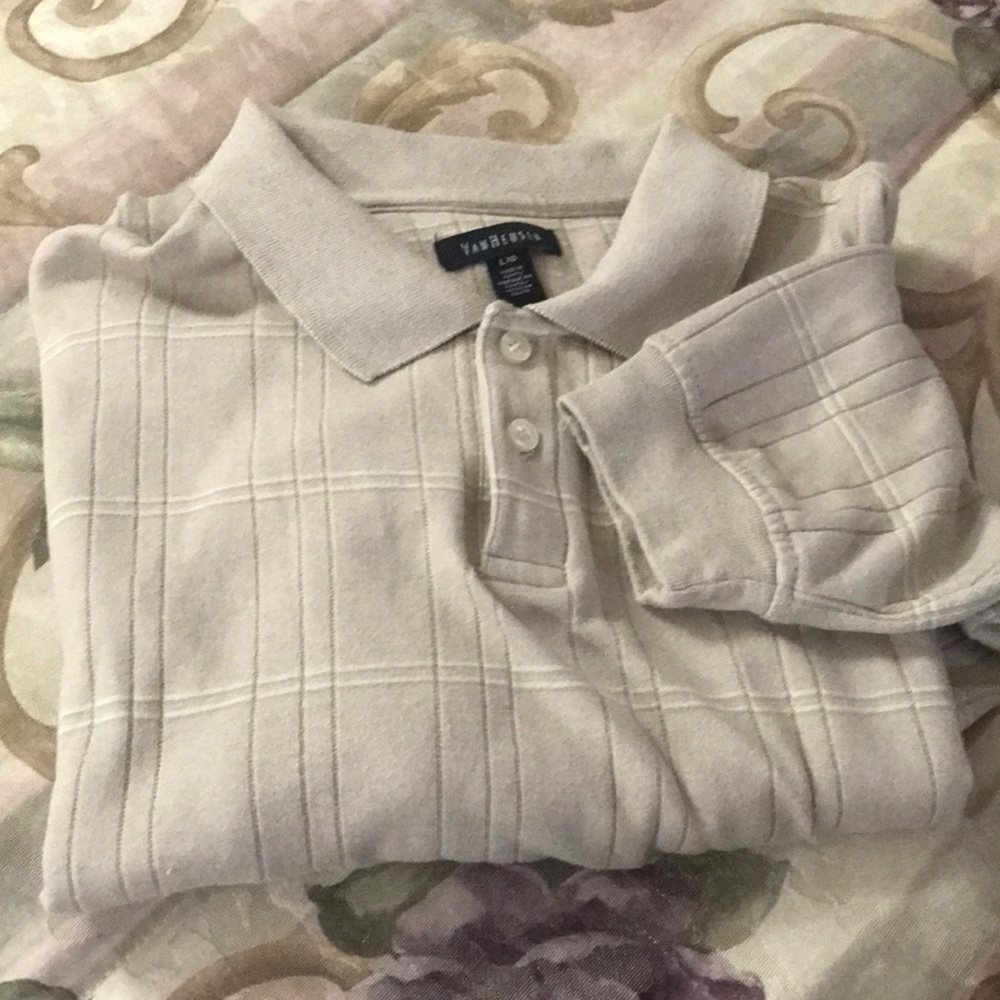 Men’s VAN HEUSEN long sleeve pullover size L in beige